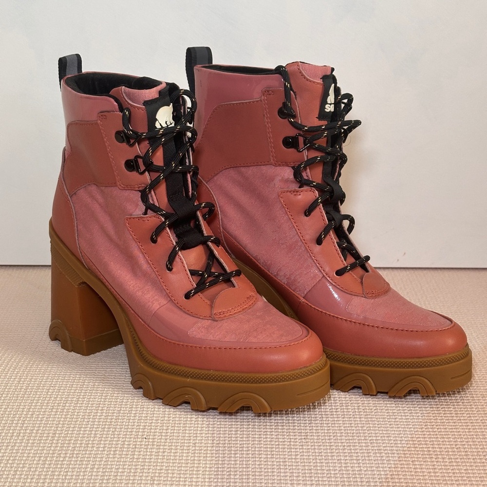 SOREL winter boots - pink leather